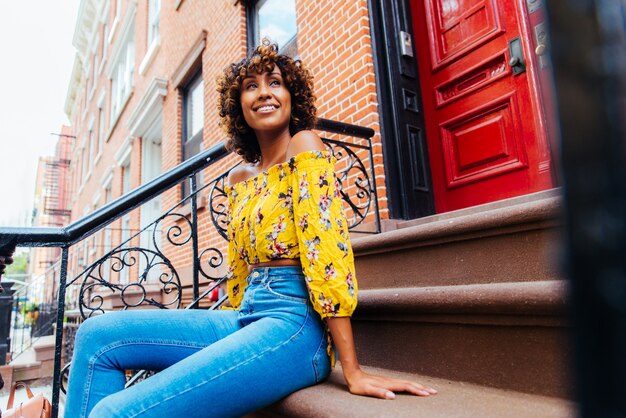 Bonita chica afroamericana en Nueva York