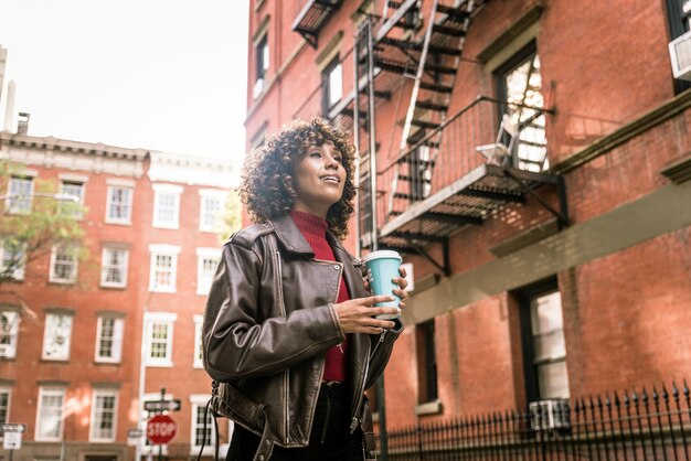 Bonita chica afroamericana en Nueva York