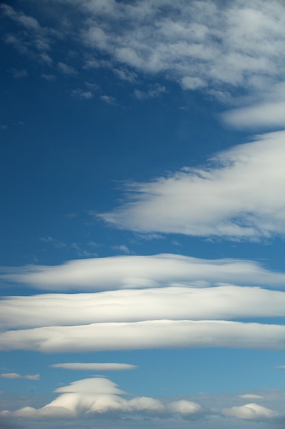 Bonitas nubes horizontales