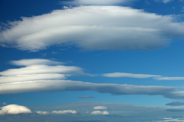 Bonitas nubes horizontales