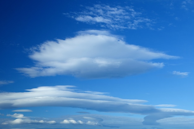 Bonitas nubes horizontales