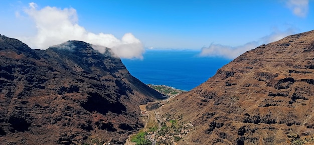 Bonitas vistas de la Gomera desde el mirador de la Curva del Queso en la Gomera