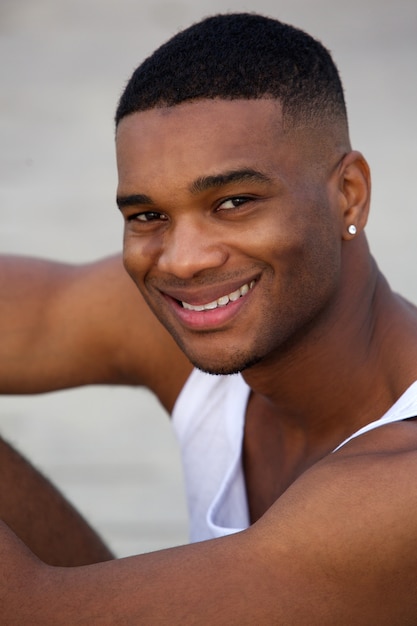 Foto bonito, americano africano, homem jovem, sorrindo