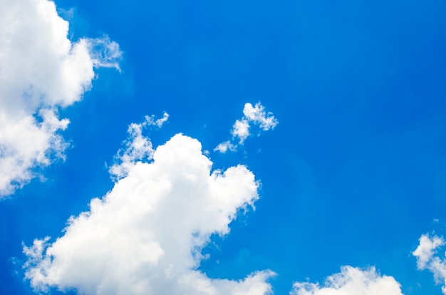 Bonito cielo con nubes