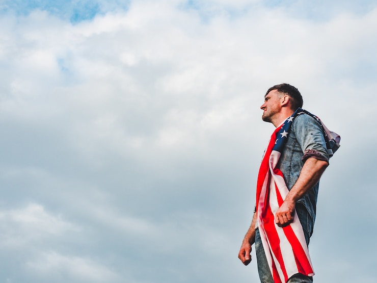 Foto bonito, homem jovem, segurando, um, bandeira americana