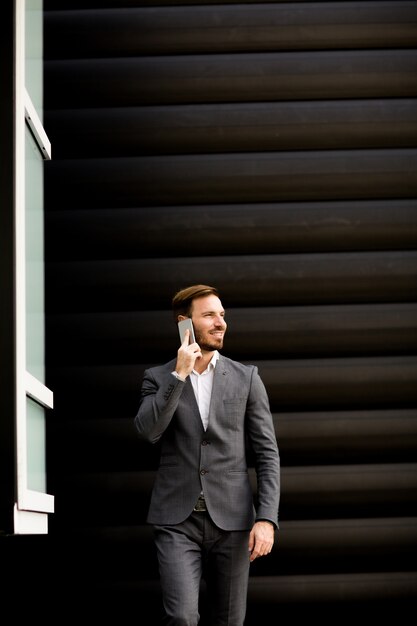 Bonito, homem negócios, com, telefone