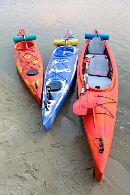 Boot am Strand verankert