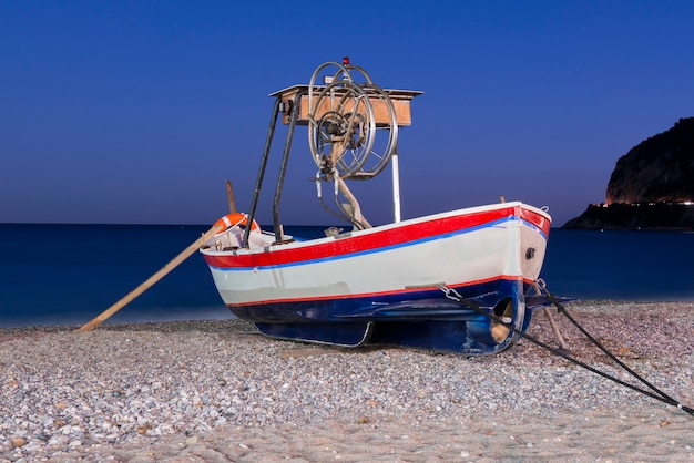 Boot am Strand von Noli