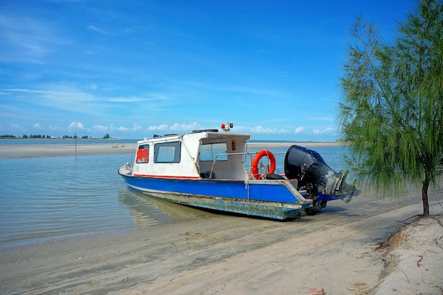 Boot am Strand