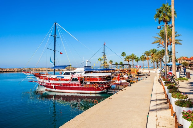 Boote am Side Pier in der Türkei