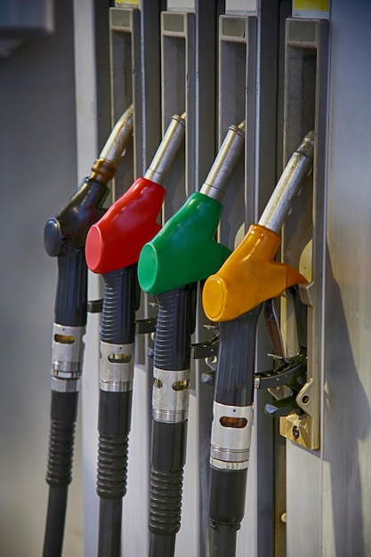 Foto boquilla de combustible en una gasolinera