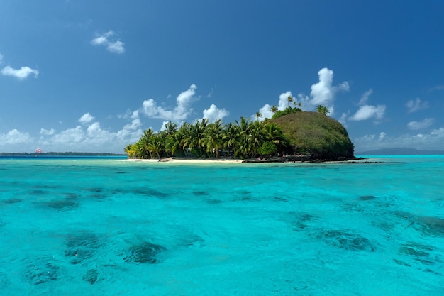 Bora Bora Französisch-Polynesien blaue Lagune türkisfarbenes kristallklares Wasser