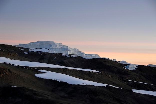 Borda da cratera da geleira Stufengletscher Kilimanjaro Tanzânia