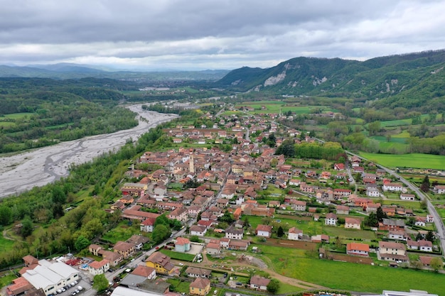 Borghetto di Borbera Pemonte Itália Vila Vista aérea Panorama