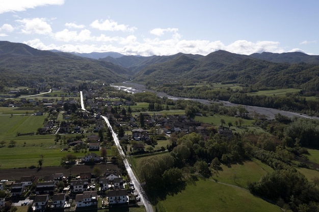 Borghetto di Borbera Pemonte Itália Vila vista aérea Panorama