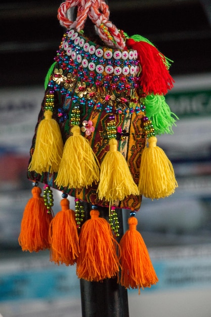 Borlas tradicionales en varios colores.