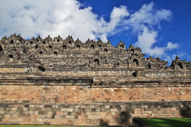 Borobudur, el gran templo budista de Indonesia