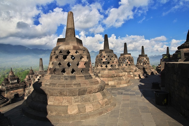 Borobudur, o grande templo budista da indonésia