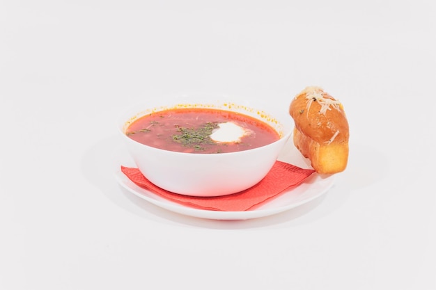 borsch russo nacional vermelho sopa branco isolado