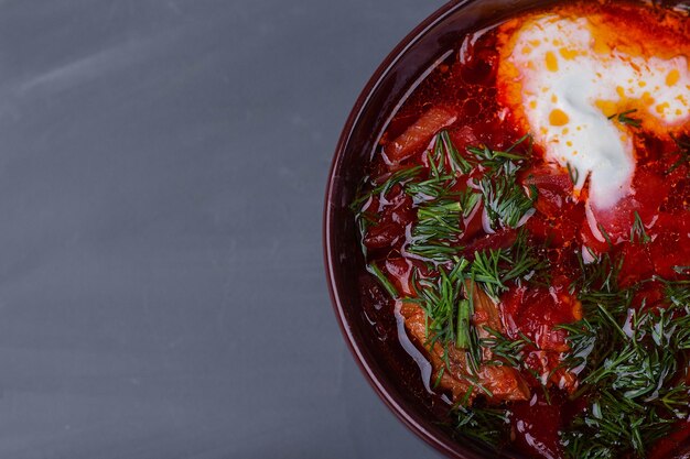 Borscht de Ucrania con crema agria