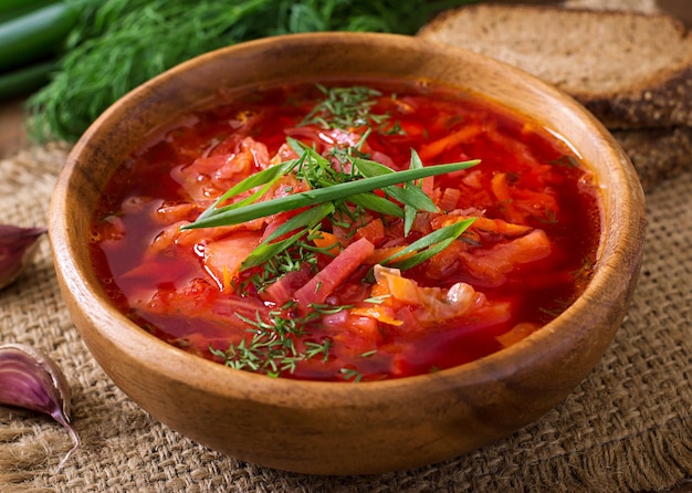 Borscht de verduras ruso ucraniano tradicional