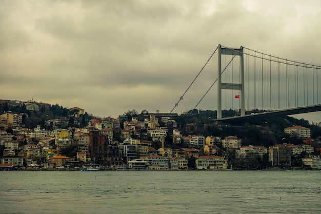 Bosporus-Brücke über dem Marmarameer in Istanbul