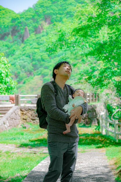 bosque, padre e hija