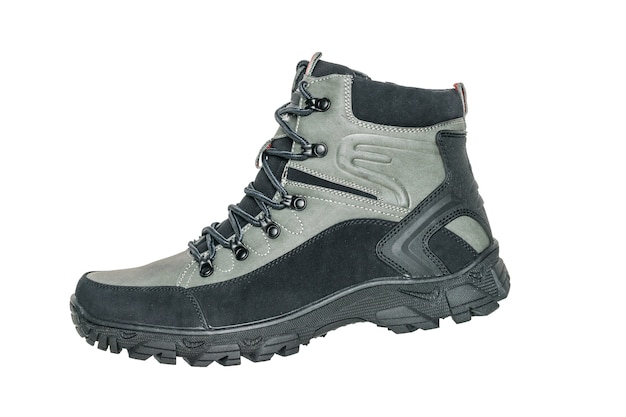 Bota de caminhada masculina isolada no branco. Calçado desportivo casual para homem.