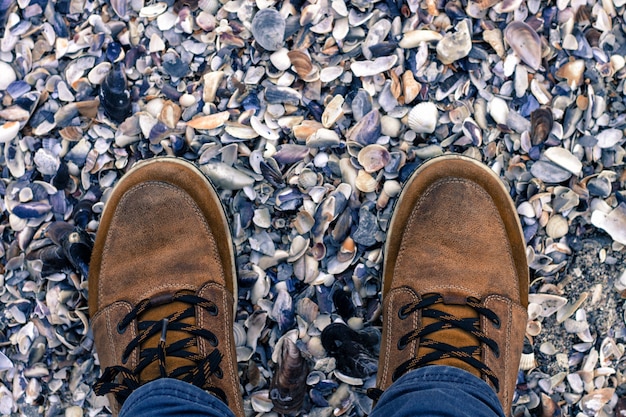 Botas con conchas, vista cercana desde arriba