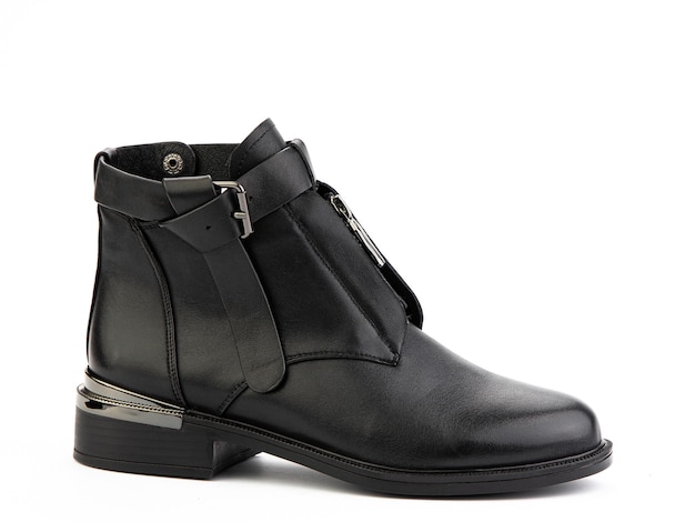 Botas femininas de couro preto outono jodhpur fundo branco isolado vista do lado direito sapato da moda