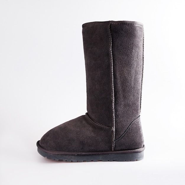 Botas de invierno mujer sobre blanco