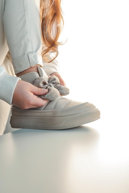 Botas de moda en un primer plano de una chica