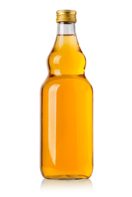 Botella de aceite de oliva sobre fondo blanco.