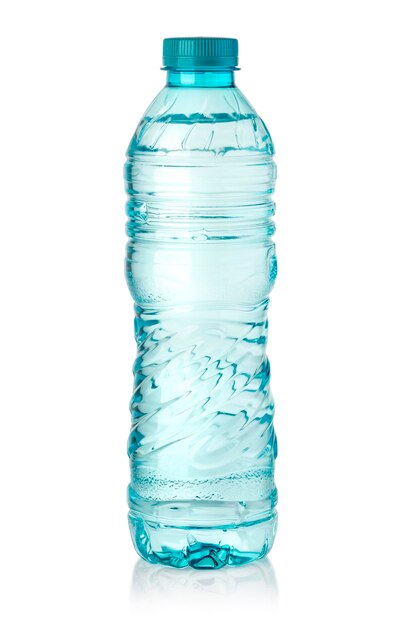 Foto botella de agua aislada