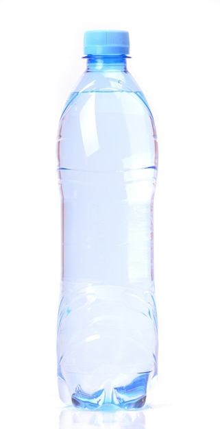 Botella de agua aislada