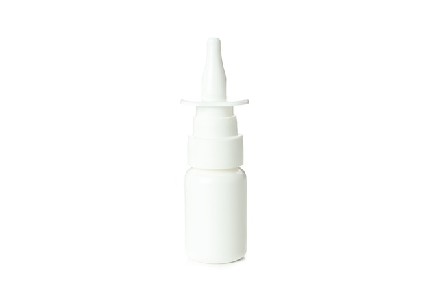Botella en blanco de spray nasal aislado sobre fondo blanco.