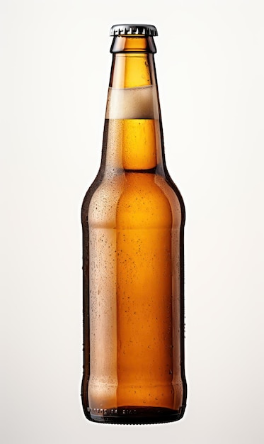 Foto botella de cerveza marrón vacía aislada sobre un fondo blanco