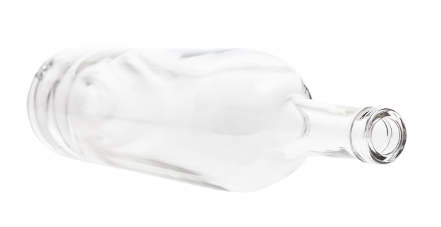 Botella clara vacía de mentira aislada en blanco