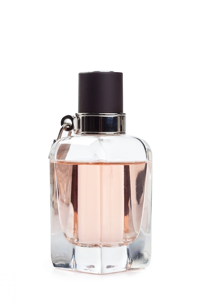 Botella de perfume aislada de fondo blanco