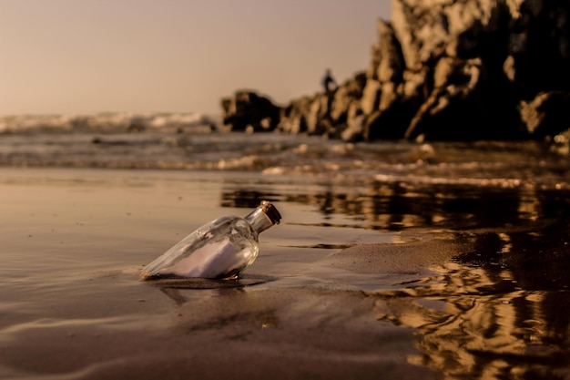 Botella en la playa