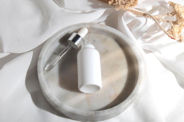 Botella de tubo de maqueta para el cuidado de la piel, producto cosmético de protección solar de verano, tratamiento de loción de crema de marca