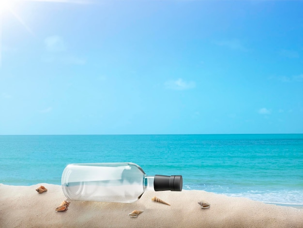 Botella de vidrio transparente en la playa llevada por las olas del mar a la orilla 3D Render
