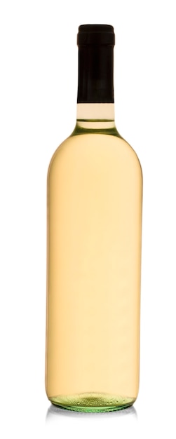 Botella de vino aislada en blanco.