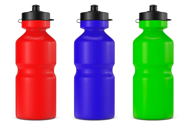 Botellas de agua de plástico deportivo multicolor sobre un fondo blanco.