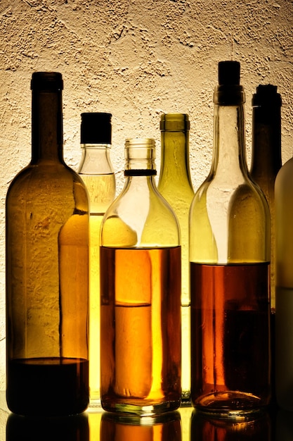 Foto botellas de alcohol