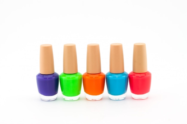 Botellas de esmaltes de uñas coloridos