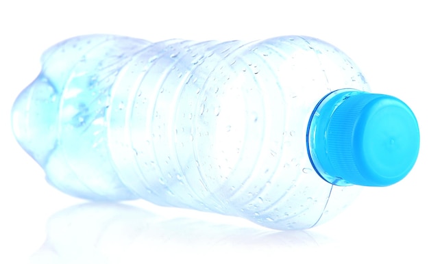 Foto botellas de plástico aisladas en blanco