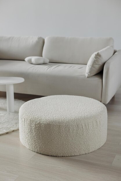 Foto boucl pouf em design minimalista branco sofá branco