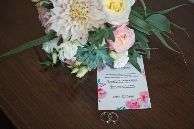 Bouquet invitación y alianzas 2387