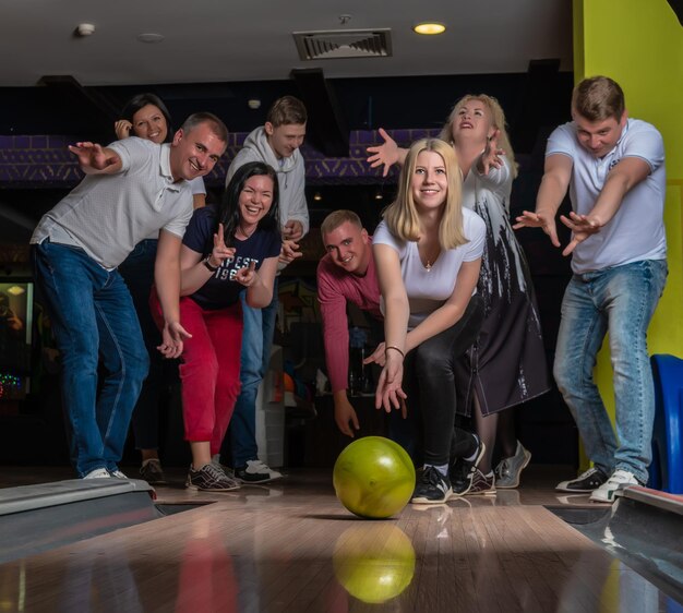 Foto bowling drurzya jugar juntos